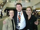 Zleva: Isabel Sadurni, docent Hynek, Carolyn Jones.