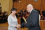 Prezident Vclav Klaus jmenuje Evu Milkovou 30. dubna 2010 ve Velk aule Karolina v Praze profesorkou.